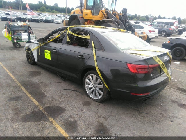 2017 AUDI A4 WAUANAF49HN008082 Photo 2