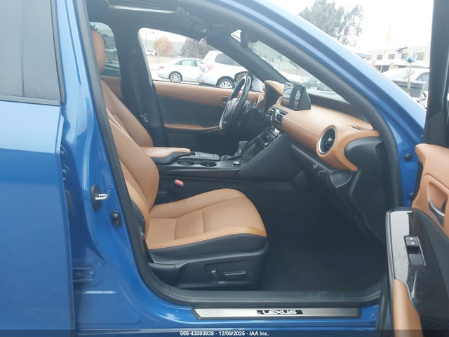Lexus IS 2021 JTHCA1D22M5117288 Image 18