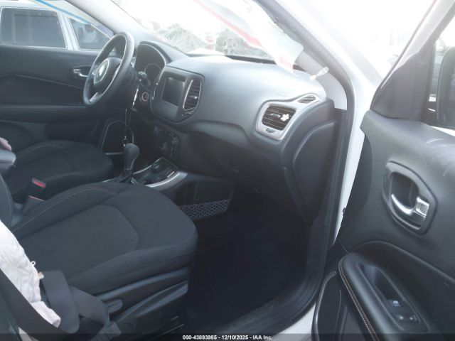 2020 JEEP COMPASS 3C4NJDAB7LT101537 Photo 4