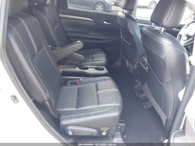 2017 TOYOTA HIGHLANDER 5TDJZRFH2HS442573 Photo 7