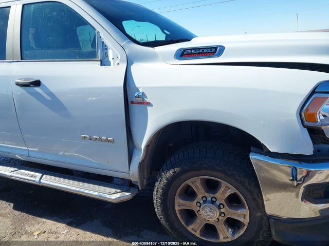 Продажа на аукционе авто 2024 Ram 2500 Big Horn  4x4 6'4 Box, vin: 3C6UR5DL6RG310968, номер лота: 43894107
