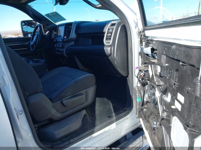 Продажа на аукционе авто 2024 Ram 2500 Big Horn  4x4 6'4 Box, vin: 3C6UR5DL6RG310968, номер лота: 43894107