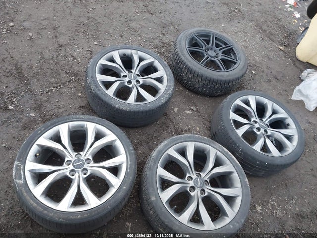 Продажа на аукционе авто 2015 Chrysler 200 S, vin: 1C3CCCBG4FN706047, номер лота: 43894132