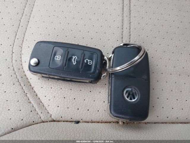 2013 VOLKSWAGEN PASSAT 1VWBH7A30DC150551 Photo 10