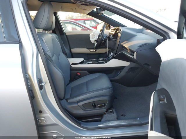 2023 LEXUS RZ 450E JTJAAAAB9PA021227 Photo 4