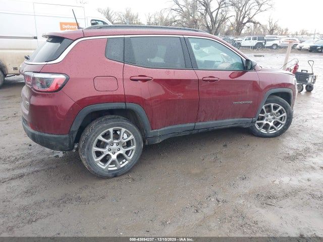 Jeep Compass Latitude Lux 4x4 2022 3C4NJDFB7NT118446 Image 4