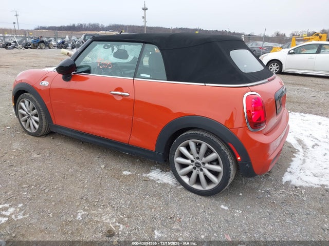 2020 MINI CONVERTIBLE WMWWJ5C02L3L40041 Photo 2