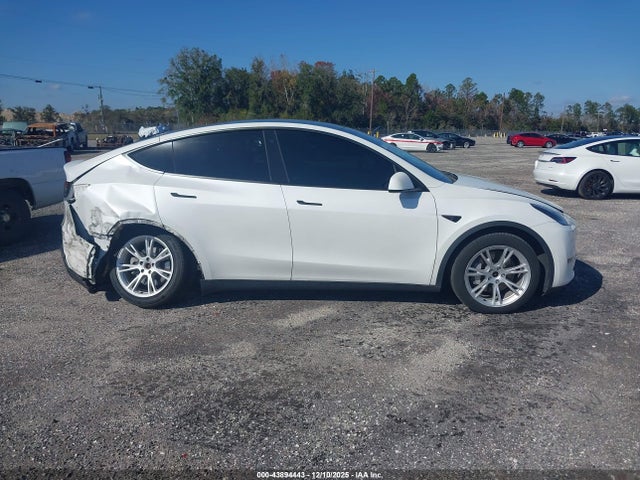 Продажа на аукционе авто 2020 Tesla Model Y Long Range Dual Motor All-wheel Drive, vin: 5YJYGDEE6LF052667, номер лота: 43894443