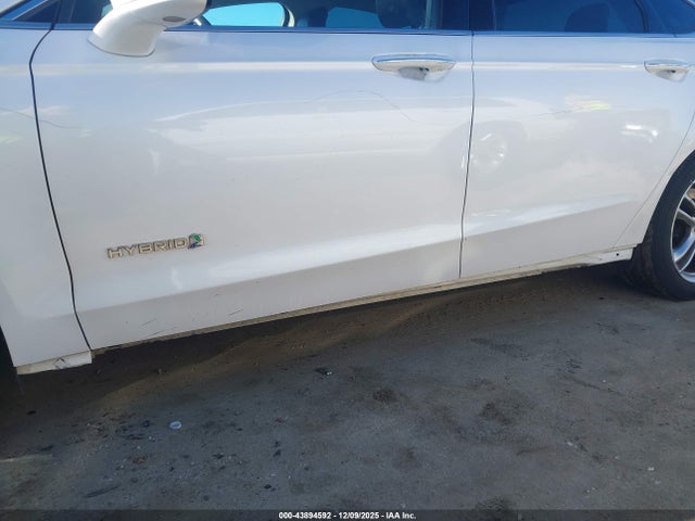 Ford Fusion Hybrid Titanium 2015 3FA6P0RU3FR199071 Image 17