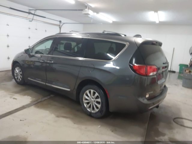 2017 CHRYSLER PACIFICA 2C4RC1BG5HR821322 Photo 2