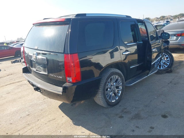 2010 CADILLAC ESCALADE 1GYUCAEF7AR177485 Photo 3