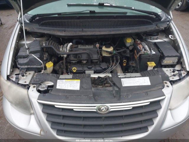 Продажа на аукционе авто 2005 Chrysler Town & Country Touring, vin: 2C4GP54L15R466187, номер лота: 43894669