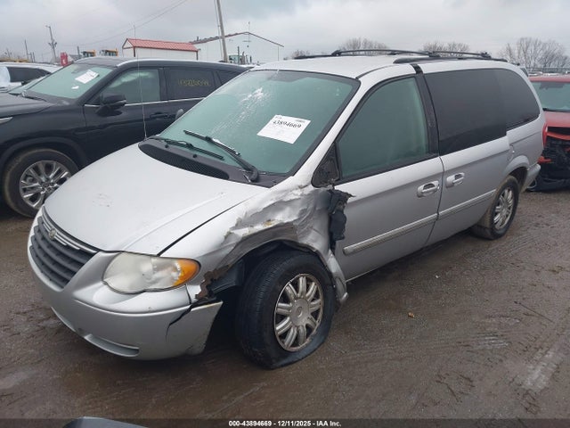 Продажа на аукционе авто 2005 Chrysler Town & Country Touring, vin: 2C4GP54L15R466187, номер лота: 43894669