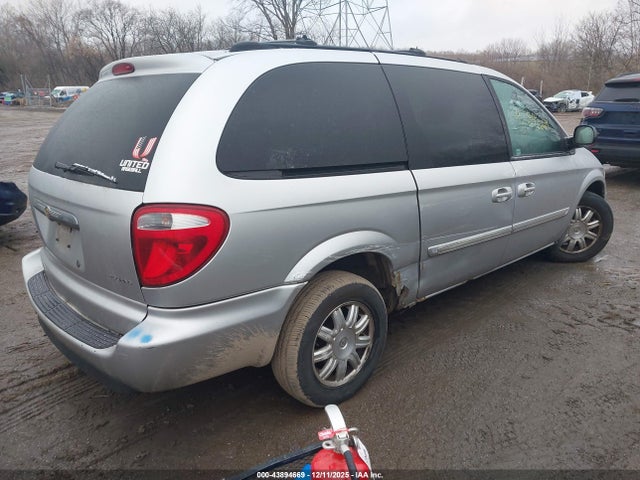 Продажа на аукционе авто 2005 Chrysler Town & Country Touring, vin: 2C4GP54L15R466187, номер лота: 43894669