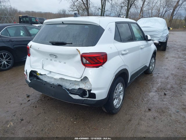 43894693 :رقم المزاد ، KMHRB8A32MU098385 vin ، 2021 Hyundai Venue Se مزاد بيع