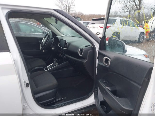 43894693 :رقم المزاد ، KMHRB8A32MU098385 vin ، 2021 Hyundai Venue Se مزاد بيع