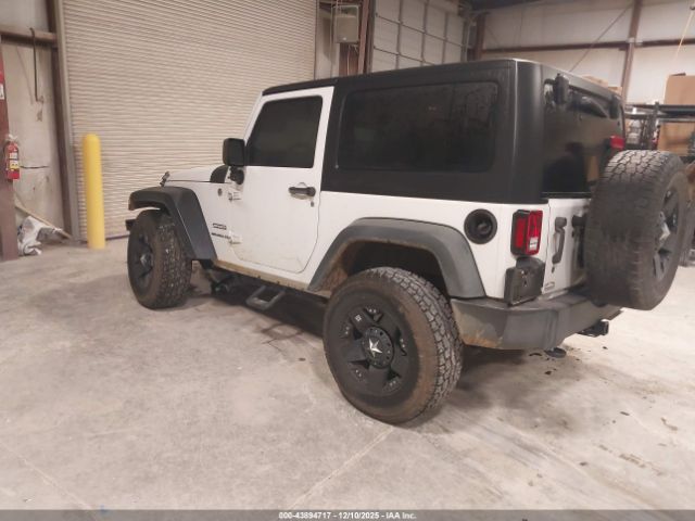 2015 JEEP WRANGLER 1C4AJWAG9FL710845 Photo 2