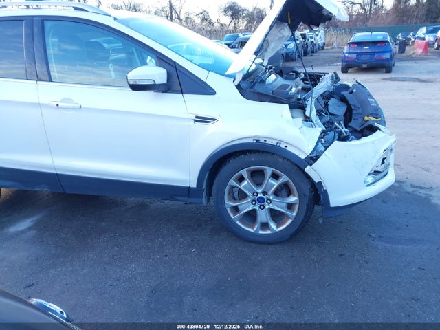 Продаж на аукціоні авто 2015 Ford Escape Titanium, vin: 1FMCU9JX2FUB17643, номер лоту: 43894729