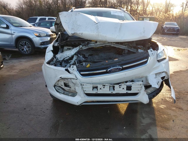 Продаж на аукціоні авто 2015 Ford Escape Titanium, vin: 1FMCU9JX2FUB17643, номер лоту: 43894729
