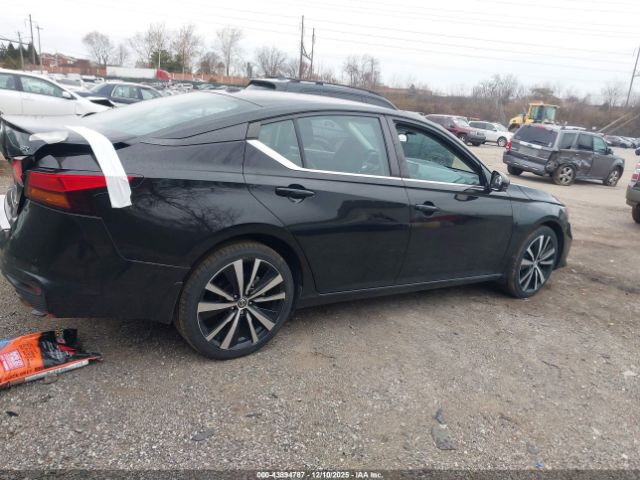 2021 NISSAN ALTIMA 1N4BL4CW2MN346797 Photo 3