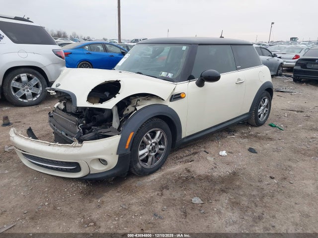 2012 MINI COOPER WMWSU3C57CT257565 Photo 1