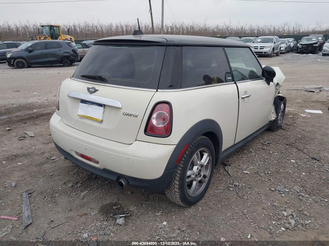 2012 MINI COOPER WMWSU3C57CT257565 Photo 3