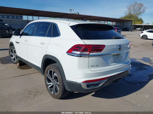2021 VOLKSWAGEN ATLAS CROSS SPORT 1V2TE2CA4MC220565 Photo 2