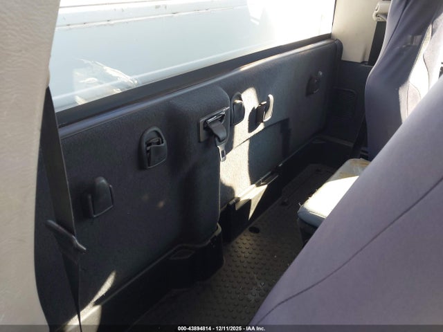 43894814 :رقم المزاد ، 3D6WR26C15G856921 vin ، 2005 Dodge Ram 2500 St/slt مزاد بيع