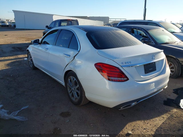 2016 MERCEDES-BENZ C 300 55SWF4JB5GU114277 Photo 2