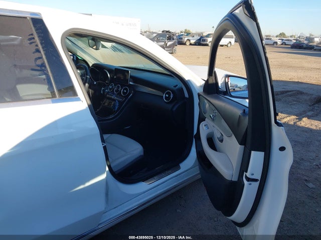 2016 MERCEDES-BENZ C 300 55SWF4JB5GU114277 Photo 4