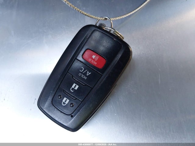 JTDKAMFP1N3227463 Toyota Prius Prime Le