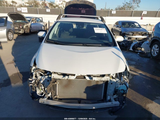 JTDKAMFP1N3227463 Toyota Prius Prime Le