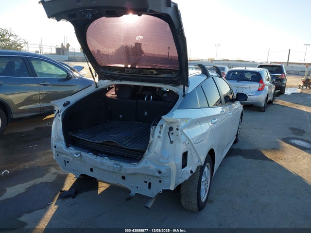 JTDKAMFP1N3227463 Toyota Prius Prime Le