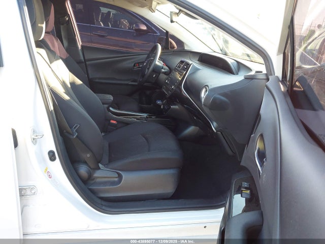 JTDKAMFP1N3227463 Toyota Prius Prime Le