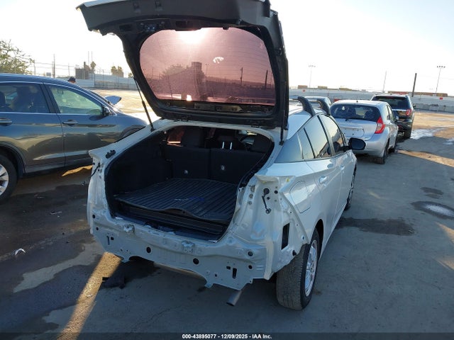 JTDKAMFP1N3227463 Toyota Prius Prime Le