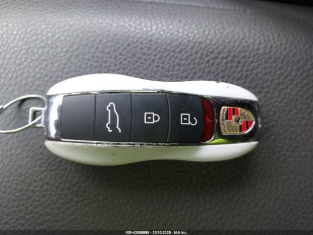 2019 PORSCHE MACAN WP1AB2A54KLB30920 Photo 10