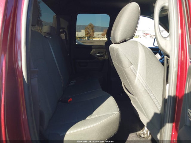 43895119 :رقم المزاد ، 1C6RR6GG5MS526922 vin ، 2021 Ram 1500 Classic Warlock  4x2 6'4 Box مزاد بيع