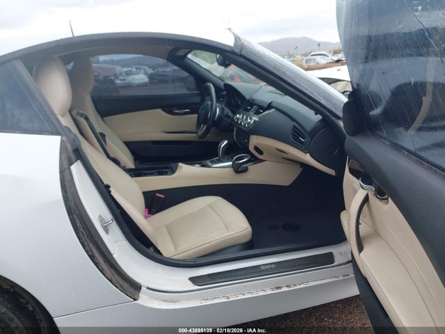 2013 BMW Z4 WBALL5C53DJ104021 Photo 4
