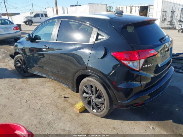 2022 HONDA HR-V 3CZRU5H1XNM705988 Photo 2