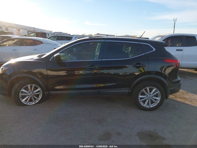 JN1BJ1CP6JW161538 Nissan Rogue Sport S