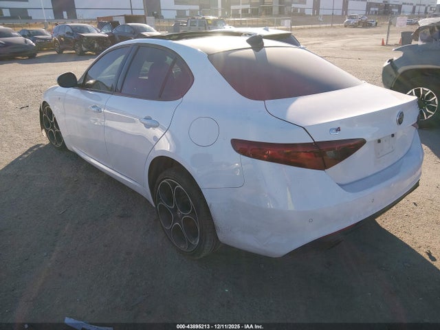 2022 ALFA ROMEO GIULIA ZARFANBN0N7653140 Photo 2