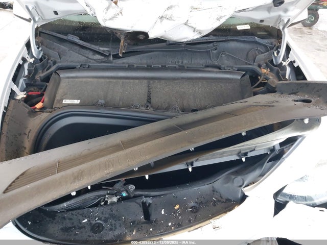 2022 TESLA MODEL Y 7SAYGDEE0NF311935 Photo 9