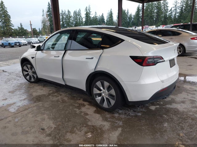 2022 TESLA MODEL Y 7SAYGDEE0NF311935 Photo 2