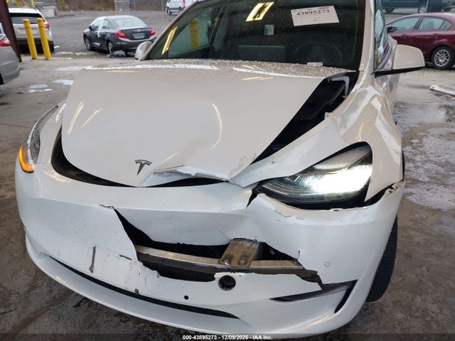 2022 TESLA MODEL Y 7SAYGDEE0NF311935 Photo 5