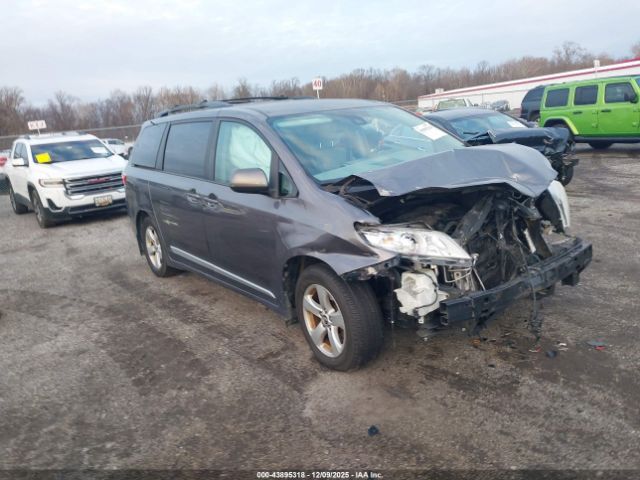 2018 TOYOTA SIENNA 5TDKZ3DC9JS950201