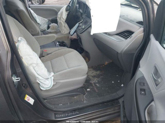 2018 TOYOTA SIENNA 5TDKZ3DC9JS950201 Photo 4