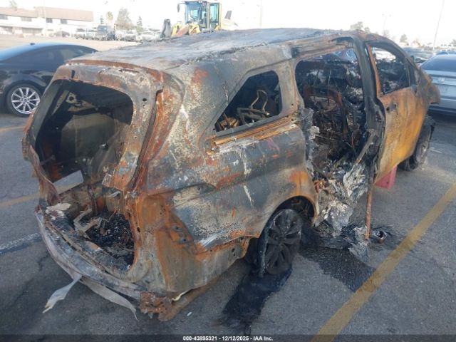 2024 TOYOTA SIENNA 5TDJRKEC9RS184051 Photo 3