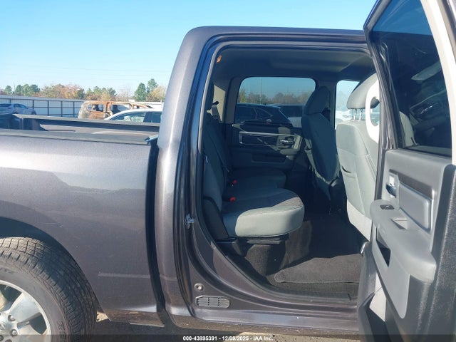 2015 RAM 1500 1C6RR6LT3FS742676 Photo 7