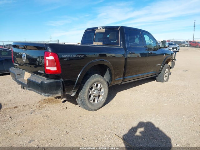 43895469 :رقم المزاد ، 3C6UR5FL5NG164327 vin ، 2022 Ram 2500 Laramie مزاد بيع