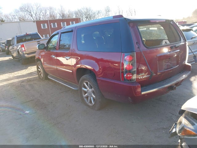 2011 GMC YUKON XL 1500 1GKS2MEF7BR306039 Photo 2